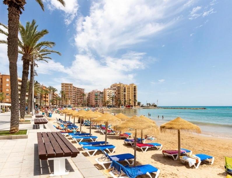 Beautiful Apartment Near Playa De Los Locos Torrevieja Ngoại thất bức ảnh